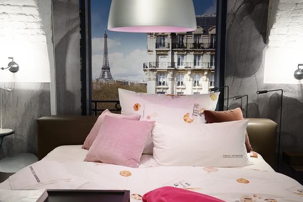 Bett Walter Knoll